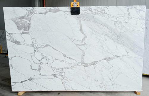 Supply diamondcut slabs 0.8 cm in natural marble ARABESCATO 3762. Detail image pictures 