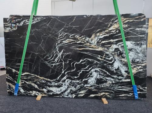 Supply polished slabs 1.2 cm in natural quartzite BELVEDERE 1882. Detail image pictures 