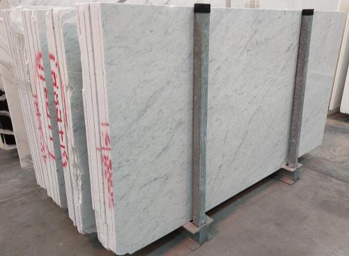 Supply polished slabs 0.8 cm in natural marble BIANCO CARRARA C 1750M. Detail image pictures 