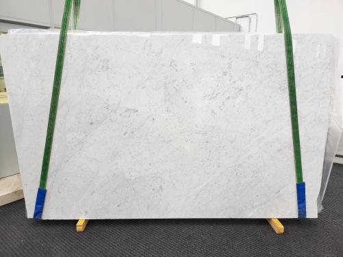 Supply polished slabs 1.2 cm in natural marble BIANCO CARRARA C 1699. Detail image pictures 