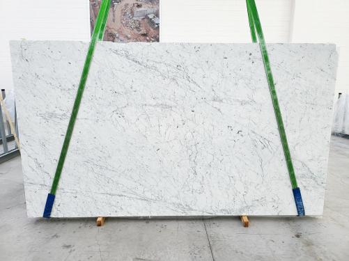 Supply honed slabs 1.2 cm in natural marble BIANCO CARRARA VENATINO 1711. Detail image pictures 