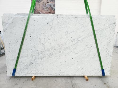 Supply honed slabs 1.2 cm in natural marble BIANCO CARRARA VENATINO 1711. Detail image pictures 