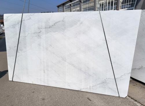 Supply diamondcut slabs 0.8 cm in natural marble BIANCO CARRARA VENATO C0529. Detail image pictures 