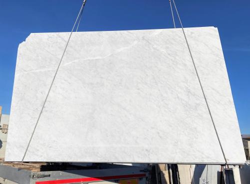 Supply polished slabs 0.8 cm in natural marble BIANCO CARRARA 2272. Detail image pictures 