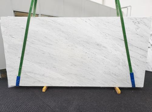 Supply honed slabs 0.8 cm in natural marble BIANCO CARRARA 1676. Detail image pictures 