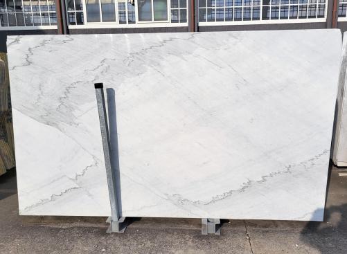 Supply polished slabs 0.8 cm in natural marble BIANCO CARRARA C0529. Detail image pictures 