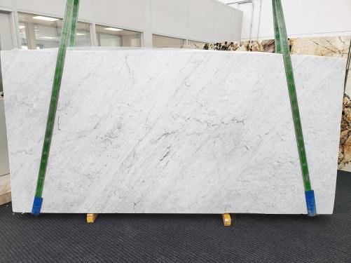 Supply honed slabs 0.8 cm in natural marble BIANCO CARRARA 1784. Detail image pictures 