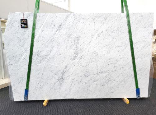 Supply polished slabs 1.2 cm in natural marble BIANCO CARRARA 1848. Detail image pictures 