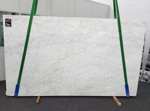 Supply polished slabs 1.2 cm in natural marble BIANCO CARRARA 1924. Detail image pictures 