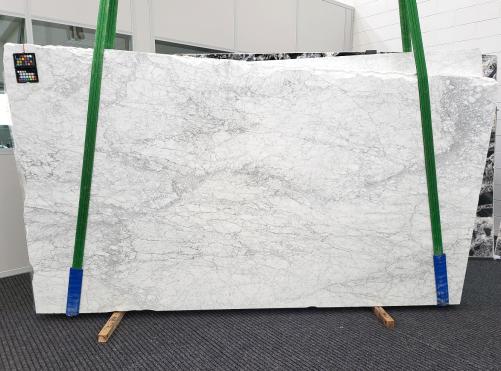 Supply polished slabs 0.8 cm in natural marble BIANCO CARRARA 1925. Detail image pictures 