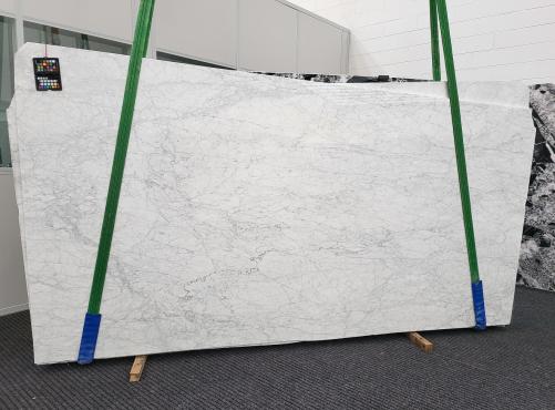 Supply polished slabs 2 cm in natural marble BIANCO CARRARA 1925. Detail image pictures 