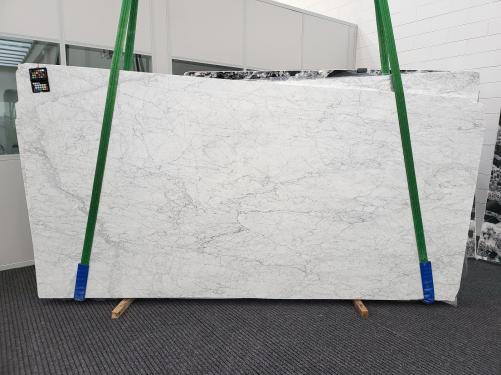Supply polished slabs 1.2 cm in natural marble BIANCO CARRARA 1925. Detail image pictures 