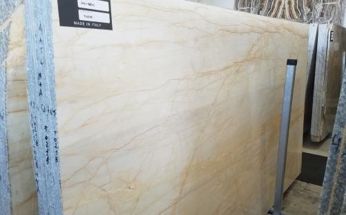 Supply polished slabs 0.8 cm in natural marble BIANCO FANTASY AA T0218. Detail image pictures 