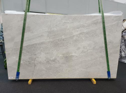 Supply honed slabs 1.2 cm in natural marble BRILLIANT GREY 1692. Detail image pictures 