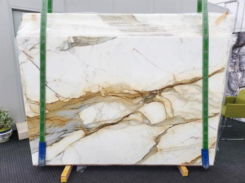 Supply polished slabs 0.8 cm in natural marble CALACATTA BORGHINI 1760. Detail image pictures 