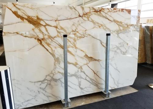 Supply polished slabs 0.8 cm in natural marble CALACATTA BORGHINI AA S0345. Detail image pictures 