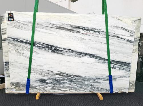 Supply honed slabs 1.2 cm in natural marble CALACATTA CALDIA 1911. Detail image pictures 