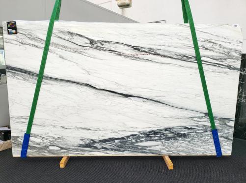 Supply honed slabs 1.2 cm in natural marble CALACATTA CALDIA 1911. Detail image pictures 