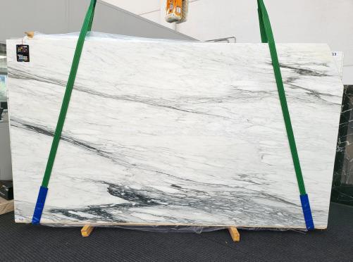 Supply honed slabs 0.8 cm in natural marble CALACATTA CALDIA 1911. Detail image pictures 