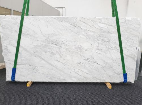 Supply polished slabs 0.8 cm in natural marble CALACATTA CREMO 1648. Detail image pictures 