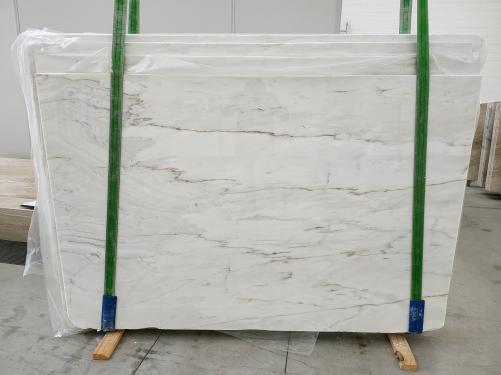Supply polished slabs 0.8 cm in natural marble CALACATTA CREMO 1731. Detail image pictures 