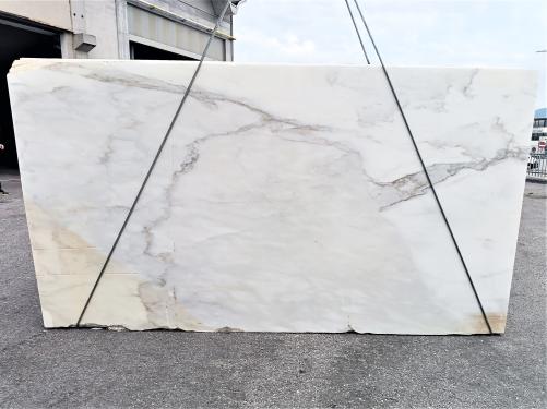 Supply sawn slabs 0.8 cm in natural marble CALACATTA CREMO 1852M. Detail image pictures 