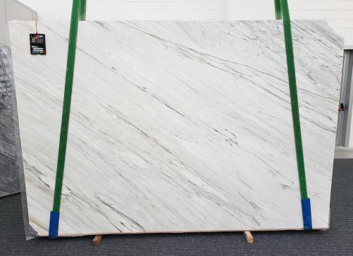 Supply polished slabs 0.8 cm in natural marble CALACATTA CREMO xx1838. Detail image pictures 