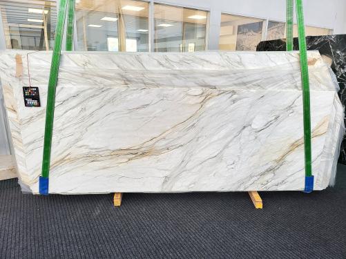 Supply polished slabs 0.8 cm in natural marble CALACATTA CREMO 1876. Detail image pictures 