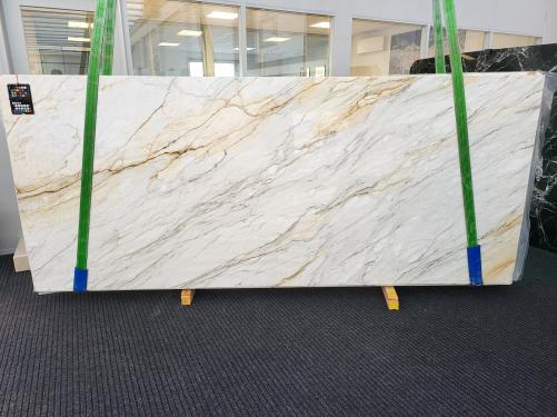 Supply polished slabs 0.8 cm in natural marble CALACATTA CREMO 1876. Detail image pictures 