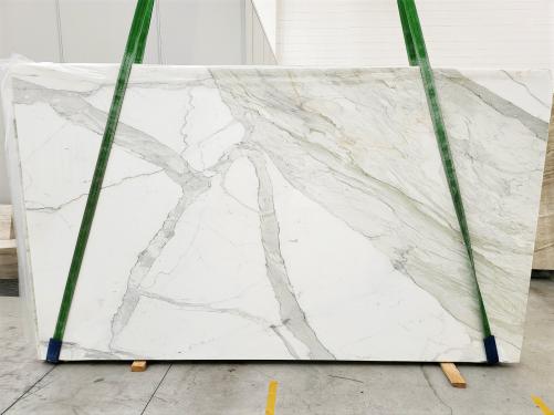 Supply polished slabs 0.8 cm in natural marble CALACATTA EXTRA 1726. Detail image pictures 