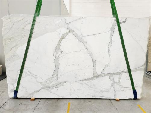 Supply polished slabs 0.8 cm in natural marble CALACATTA EXTRA 1726. Detail image pictures 