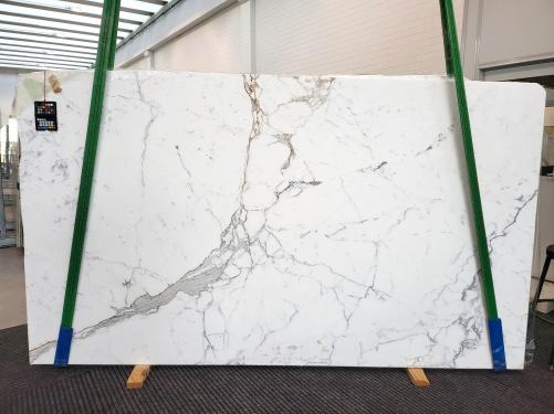 Supply honed slabs 0.8 cm in natural marble CALACATTA EXTRA 1902. Detail image pictures 