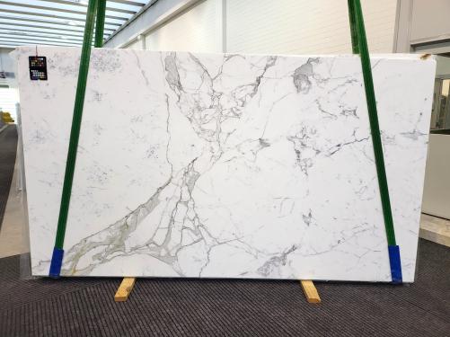 Supply honed slabs 0.8 cm in natural marble CALACATTA EXTRA 1902. Detail image pictures 