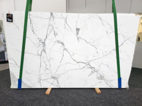 Supply honed slabs 0.8 cm in natural marble CALACATTA EXTRA 1904. Detail image pictures 
