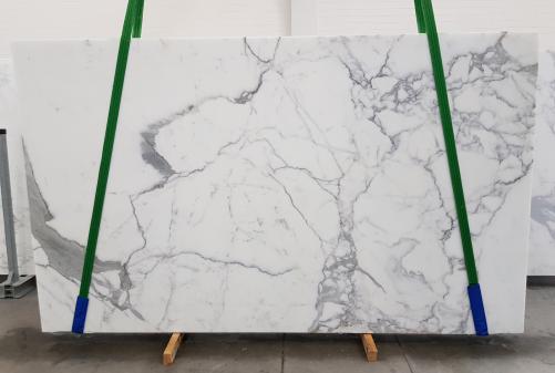 Supply honed slabs 0.8 cm in natural marble CALACATTA EXTRA 1145. Detail image pictures 