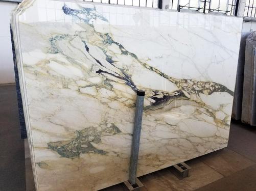 Supply polished slabs 0.8 cm in natural marble CALACATTA FIORITO U0433. Detail image pictures 