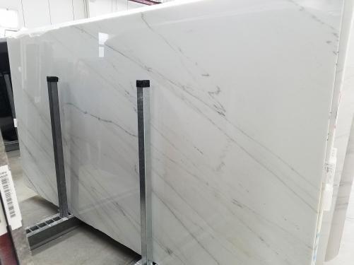 Supply polished slabs 0.8 cm in natural marble CALACATTA LINCOLN GOLD VEIN 1670M. Detail image pictures 