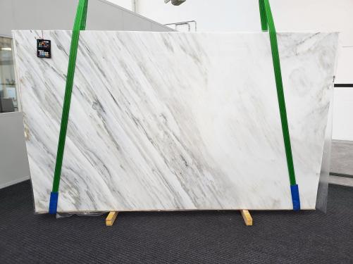 Supply polished slabs 0.8 cm in natural marble CALACATTA LUCCICOSO 1841. Detail image pictures 