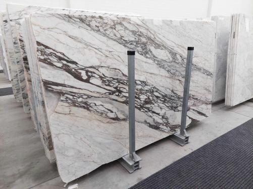 Supply polished slabs 0.8 cm in natural marble CALACATTA MEDITERRANEO 1499. Detail image pictures 