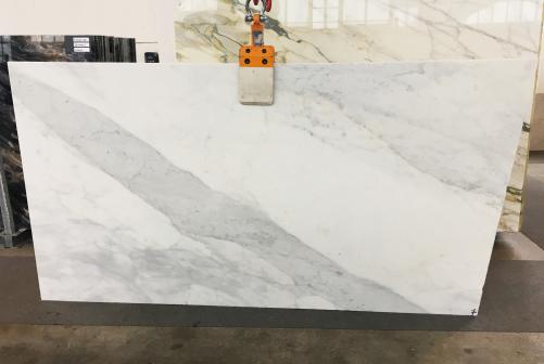 Supply polished slabs 0.8 cm in natural marble CALACATTA MICHELANGELO Z0184A. Detail image pictures 