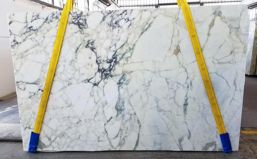 Supply sawn slabs 0.8 cm in natural marble CALACATTA MONET Z0200. Detail image pictures 