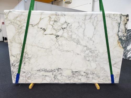 Supply honed slabs 0.8 cm in natural marble CALACATTA MONET 1453. Detail image pictures 