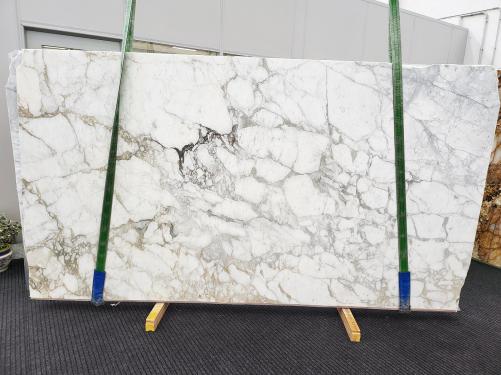 Supply honed slabs 0.8 cm in natural marble CALACATTA MONET 1767. Detail image pictures 
