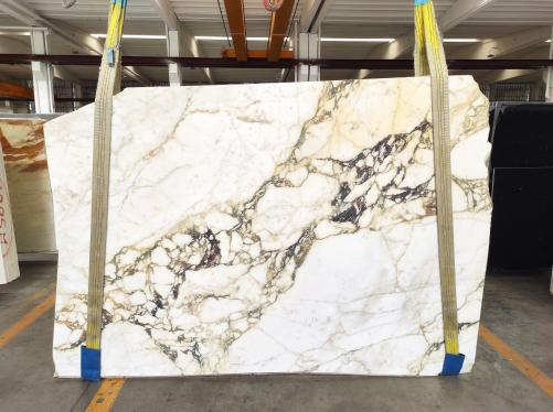 Supply polished slabs 0.8 cm in natural marble CALACATTA MONET 2004M. Detail image pictures 