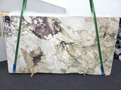 Supply polished slabs 0.8 cm in natural marble CALACATTA MONET 1866. Detail image pictures 