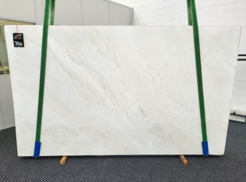 Supply honed slabs 0.8 cm in natural marble CALACATTA NAMIBIA 1858. Detail image pictures 