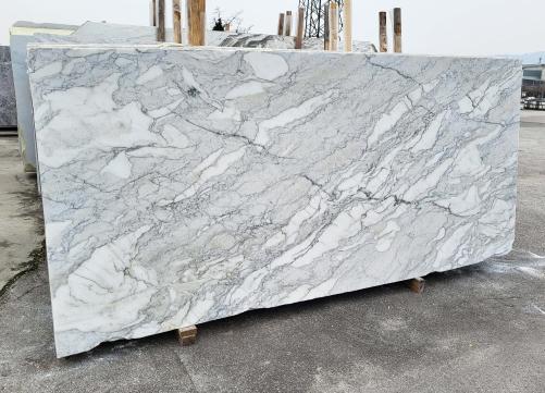Supply polished slabs 0.8 cm in natural marble CALACATTA NUVOLATO D240206. Detail image pictures 