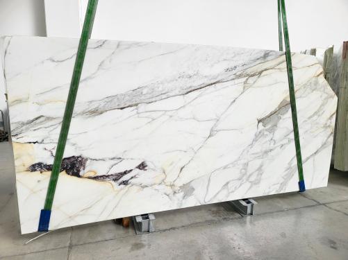 Supply polished slabs 0.8 cm in natural marble CALACATTA ORO EXTRA 1763. Detail image pictures 
