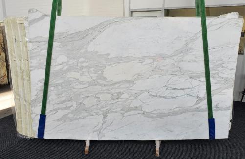 Supply polished slabs 0.8 cm in natural marble CALACATTA ORO 1286. Detail image pictures 