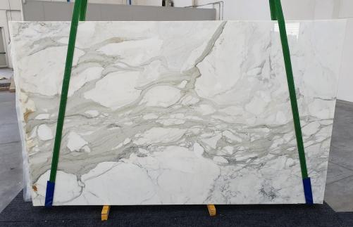 Supply polished slabs 0.8 cm in natural marble CALACATTA ORO 1227. Detail image pictures 